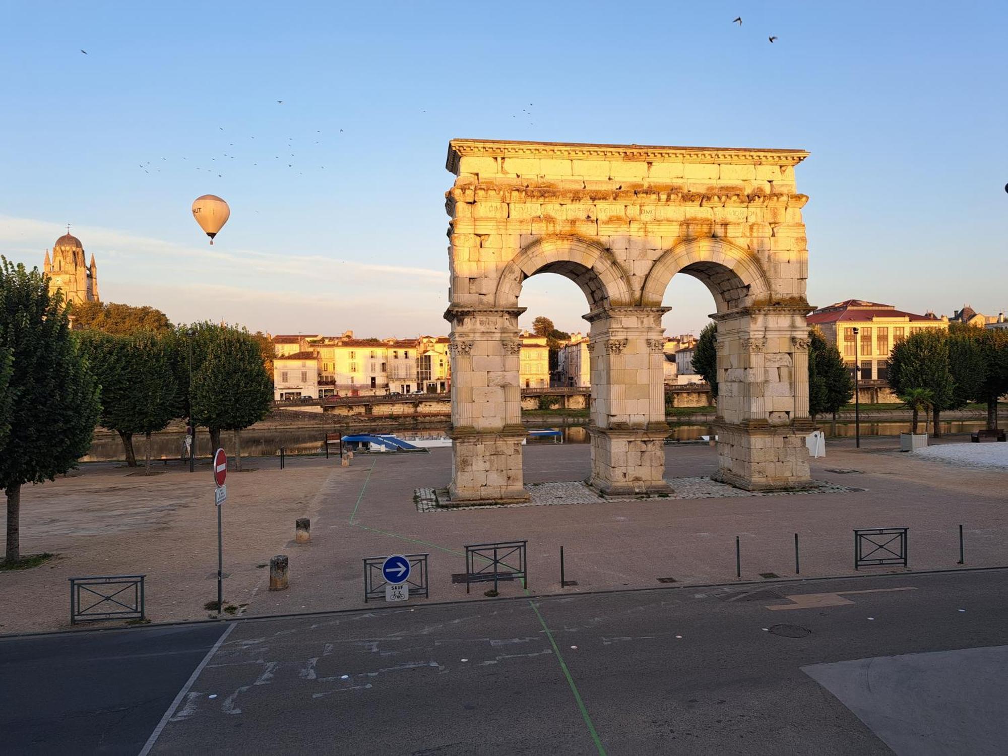 Apartamento Loft Vue Imprenable Sur Le Vieux Saintes Exterior foto